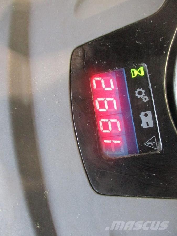 Toyota LPE200 Wózki widłowe unoszące z platformą dla operatora