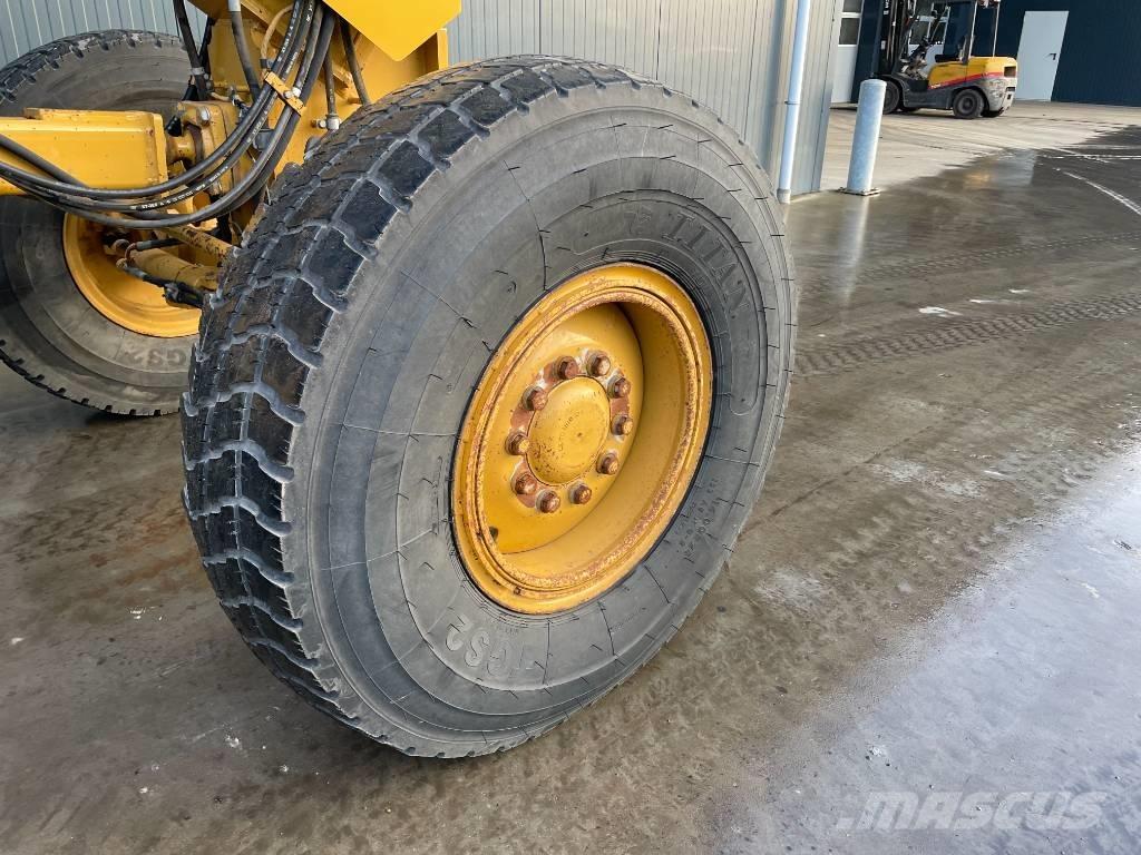 CAT 160M (140) Równiarki