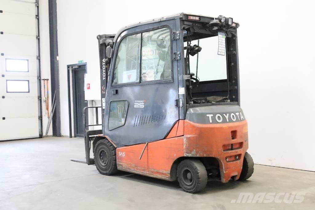 Toyota 8 FBMT 25 Wózki elektryczne