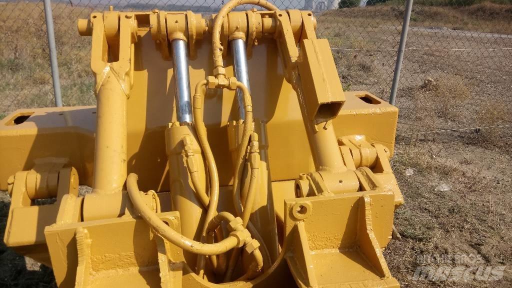 CAT D 6 Ramy i zawieszenie