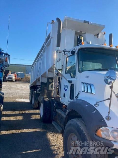 Mack GU813 Wywrotki