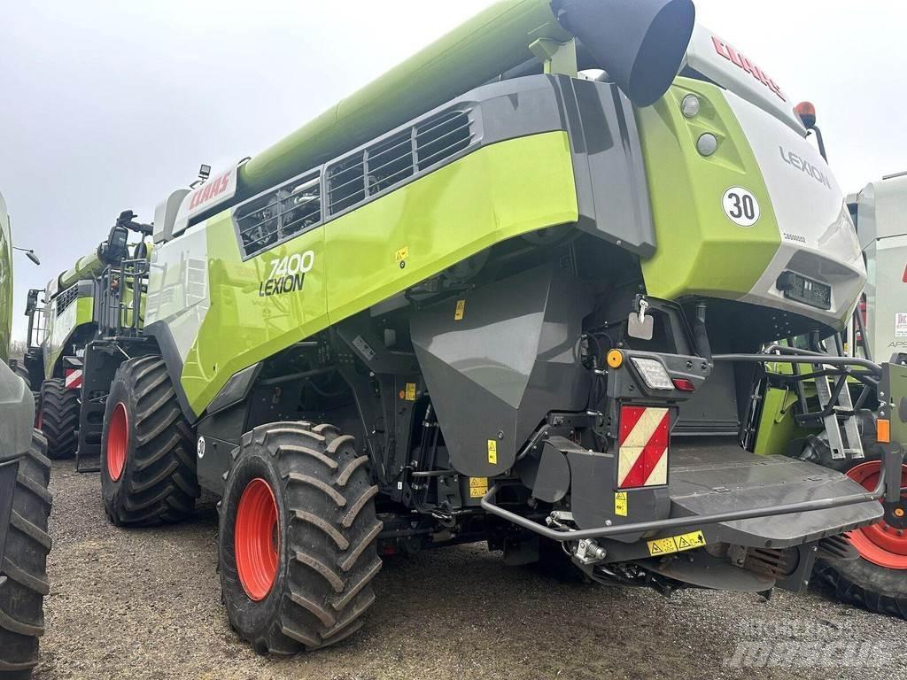 CLAAS 7400 Kombajny zbożowe
