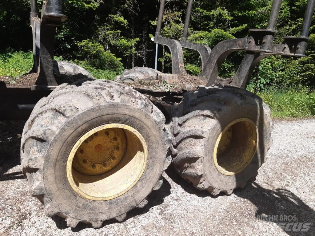 John Deere 1110G Forwardery