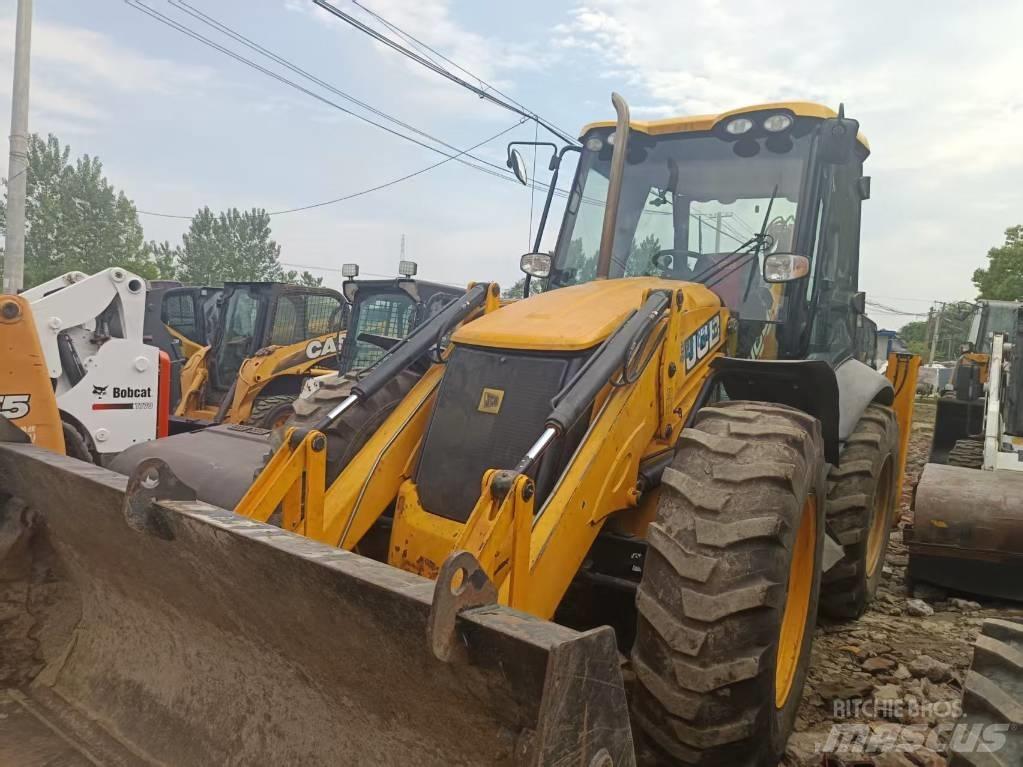 JCB 4CX Koparko-ładowarki