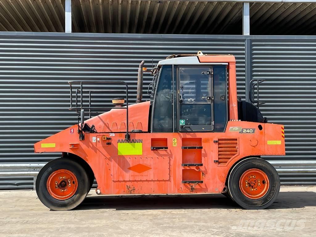 Ammann AP 240 Walce ogumione