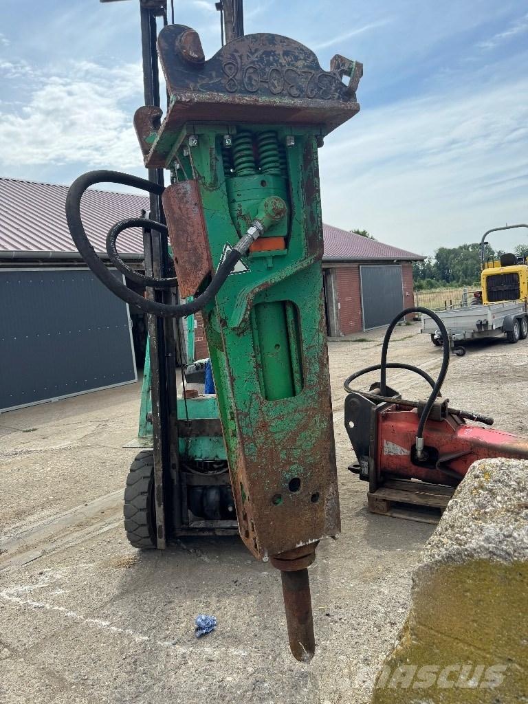 Montabert V 1200 BRH Hydrauliczne młoty do palowania