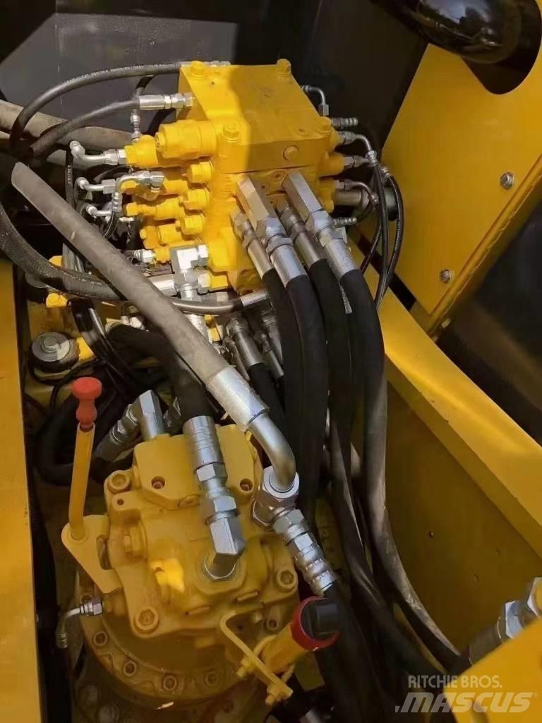 Komatsu 160-7 Koparki gąsienicowe