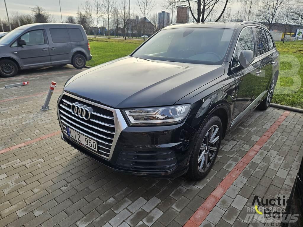 Audi Q7 Samochody osobowe