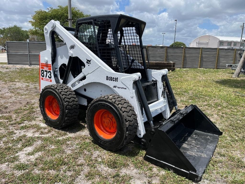 Bobcat 873 Ładowarki burtowe