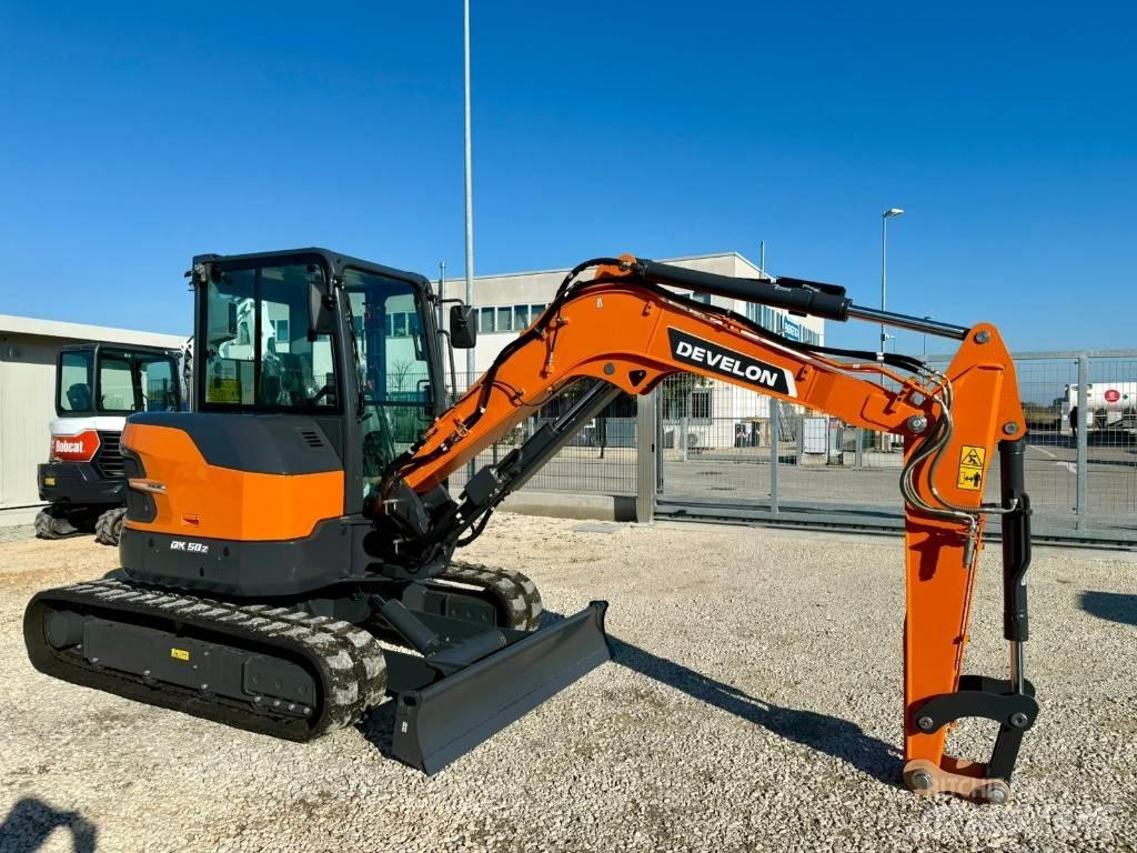 Develon DX 50 Z-7 Minikoparki