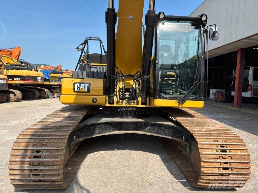 CAT 330 Koparki gąsienicowe