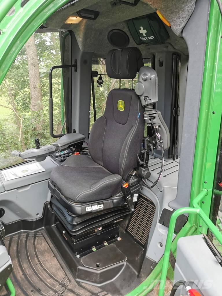 John Deere 1110G Forwardery