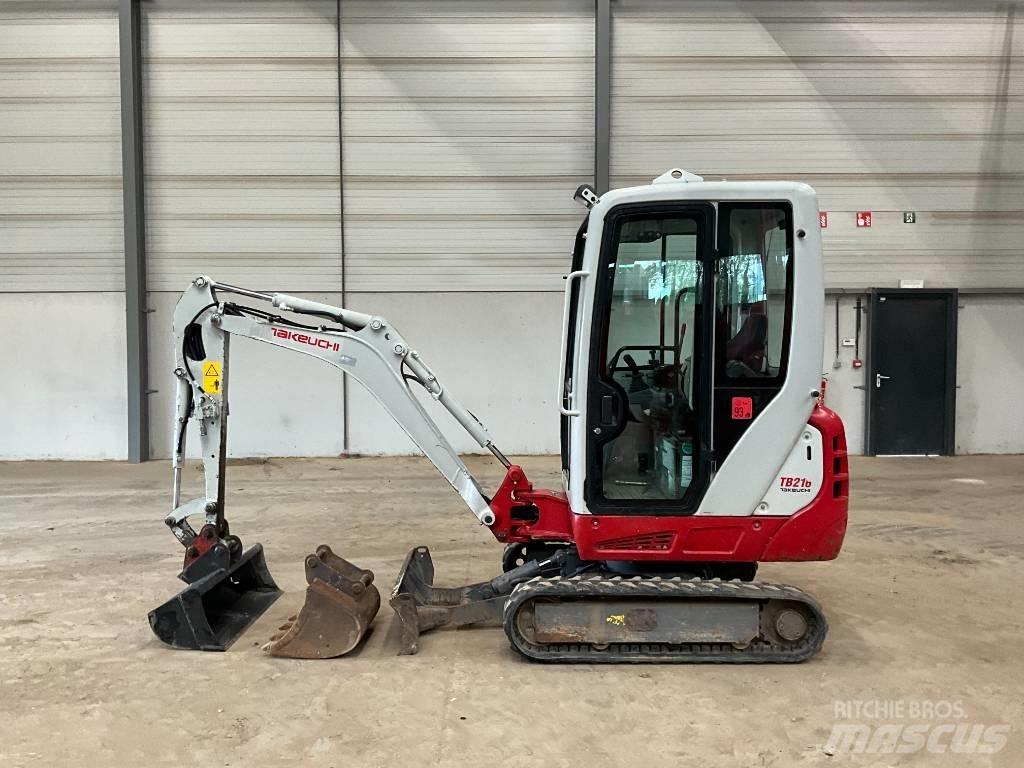 Takeuchi TB 216 Minikoparki