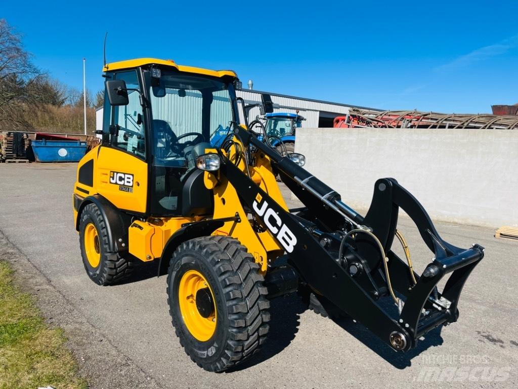 JCB 407 Ładowarki wielofunkcyjne
