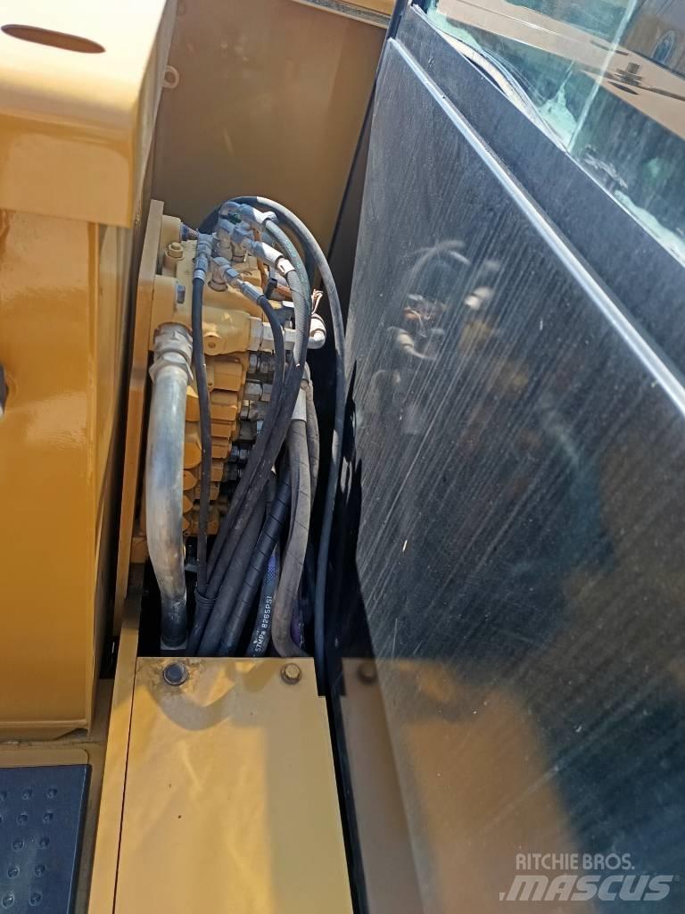 CAT 306E2 Minikoparki