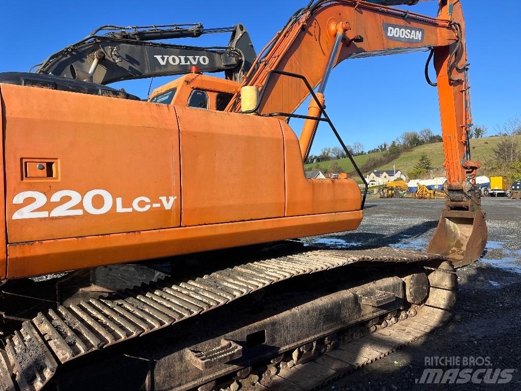 Doosan DX 220 Koparki gąsienicowe