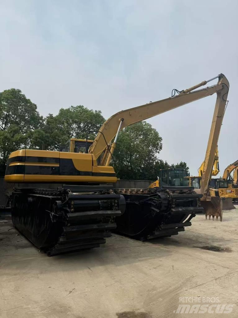 CAT 320B Koparki pływające - amfibie