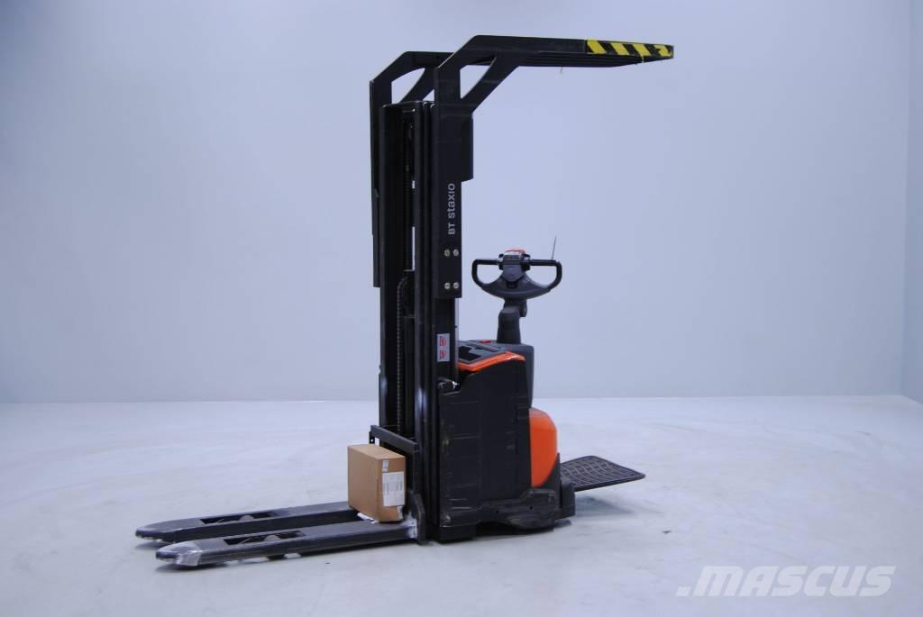 Toyota SWE120 Wózki widłowe unoszące z dyszlem