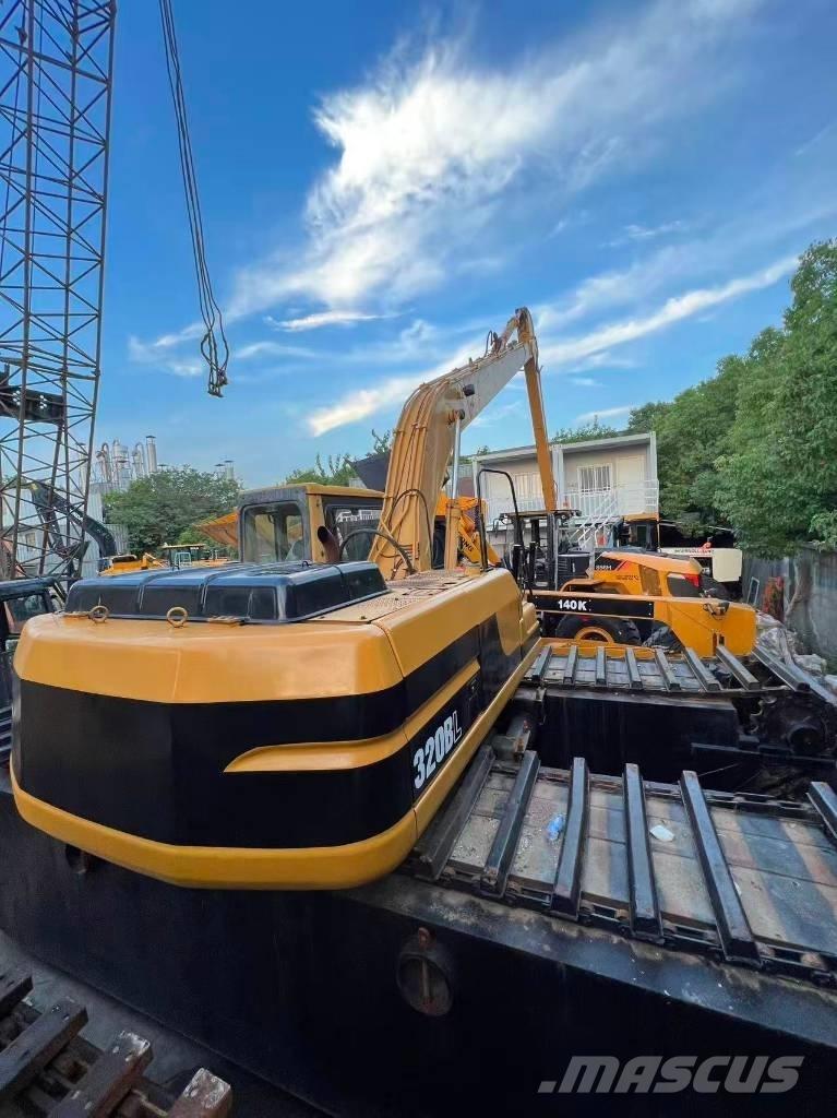 CAT 320 B L Koparki pływające - amfibie