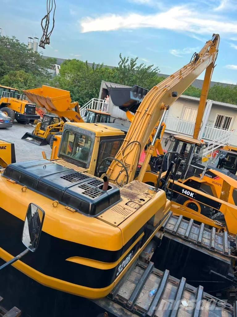 CAT 320 B L Koparki pływające - amfibie