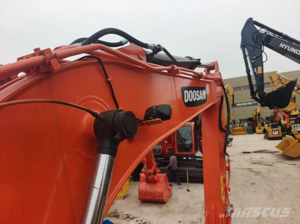 Doosan DX 140 Koparki gąsienicowe