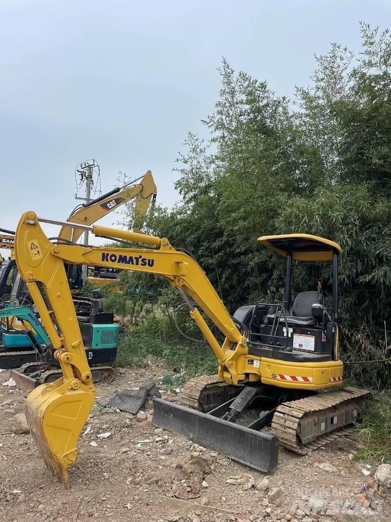 Komatsu PC35 Minikoparki