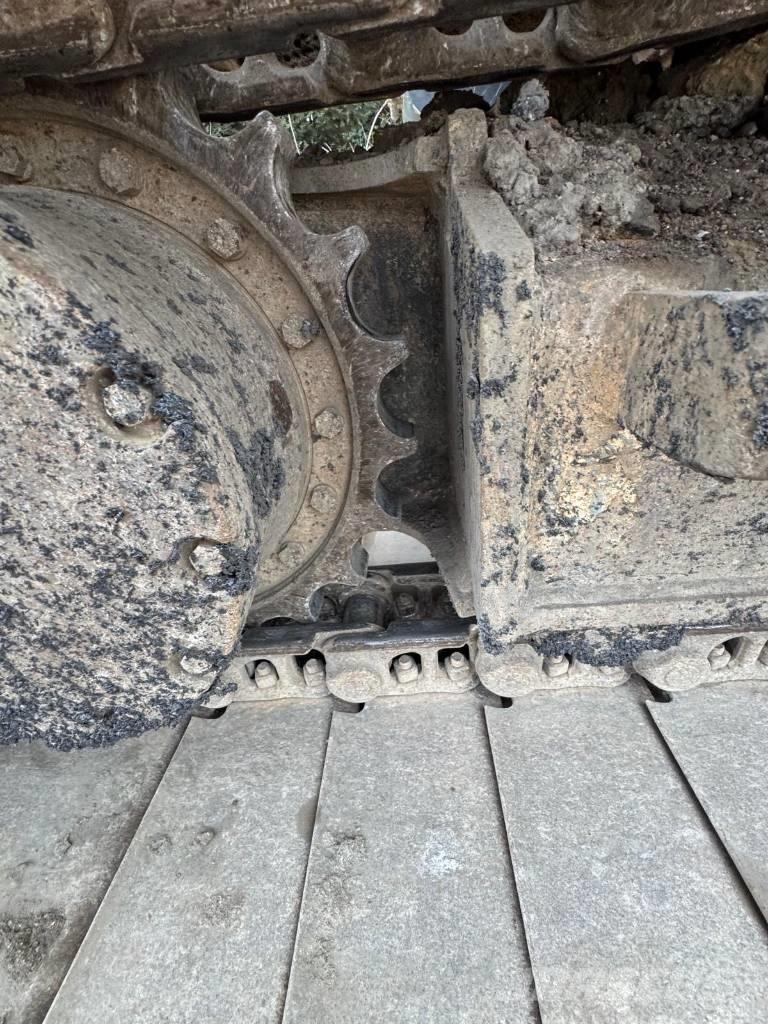 Hitachi ZX 135 US-6 Koparki gąsienicowe