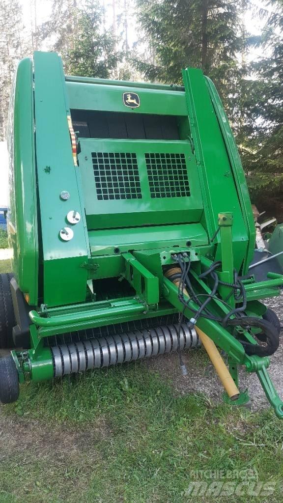 John Deere 854 Prasy zwijające