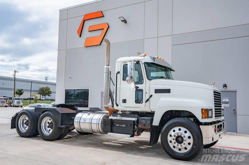 Mack Pinnacle 64T Ciągniki siodłowe