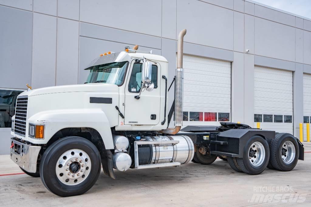 Mack Pinnacle 64T Ciągniki siodłowe