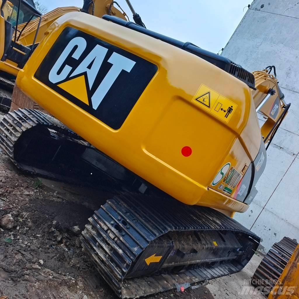 CAT 323 D Koparki gąsienicowe