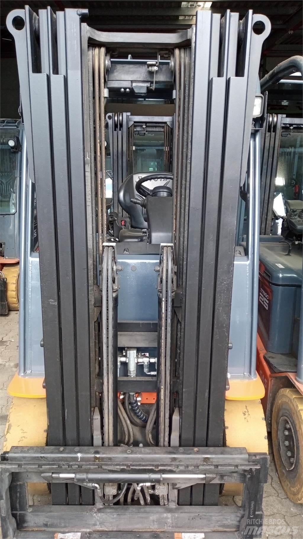 Toyota 8FBMKT25 Wózki elektryczne