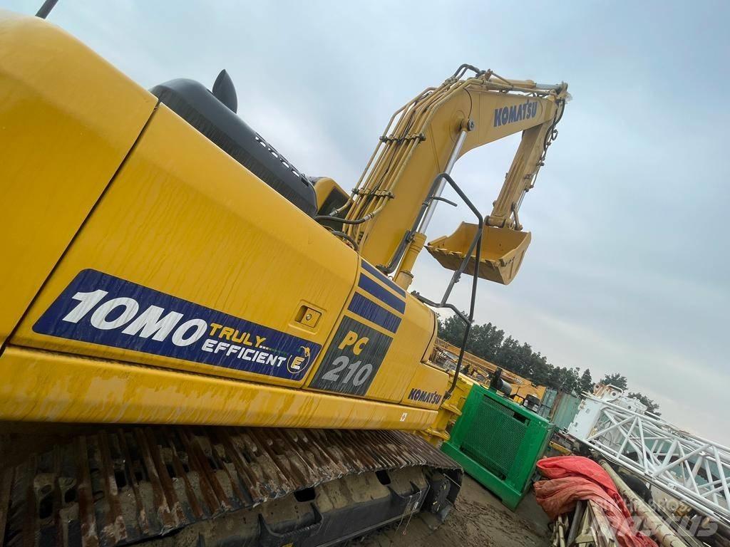 Komatsu PC210-10MO Koparki gąsienicowe