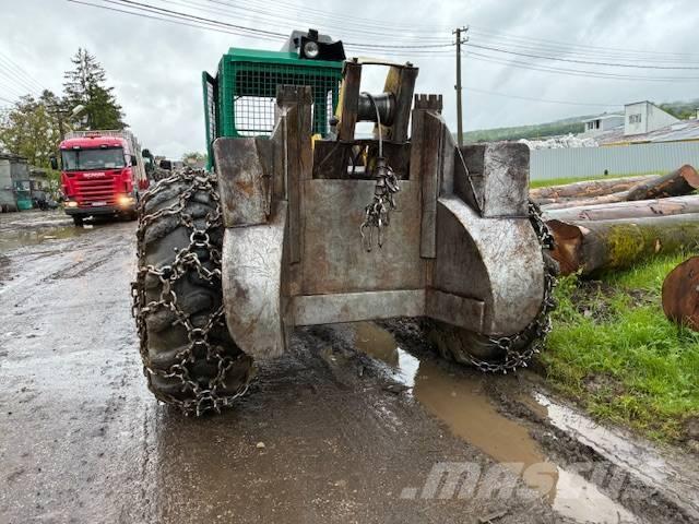 Timberjack 240C Skidery