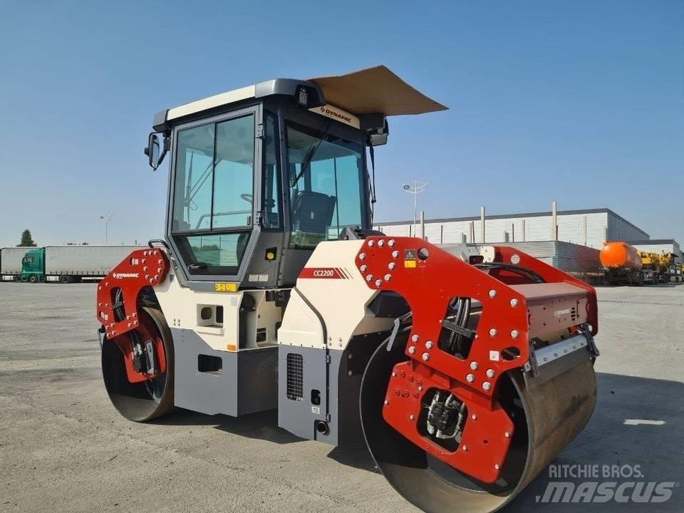 Dynapac CC2200 Walce dwubębnowe