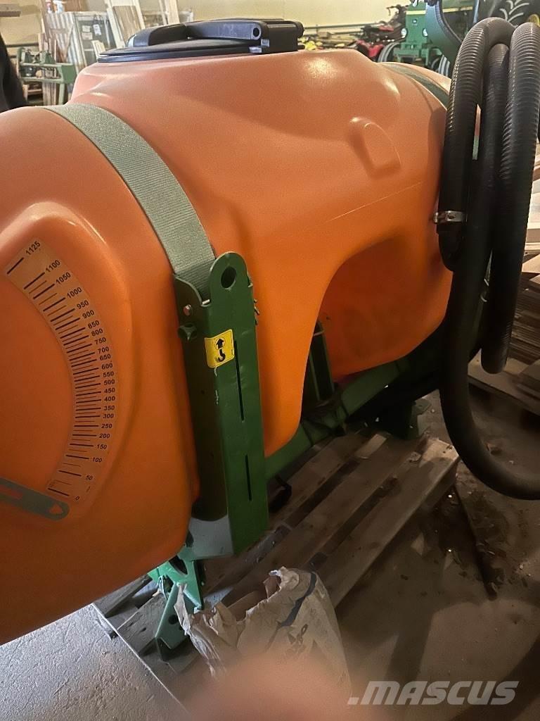 Amazone UF1201 Zamontowane opryskiwacze