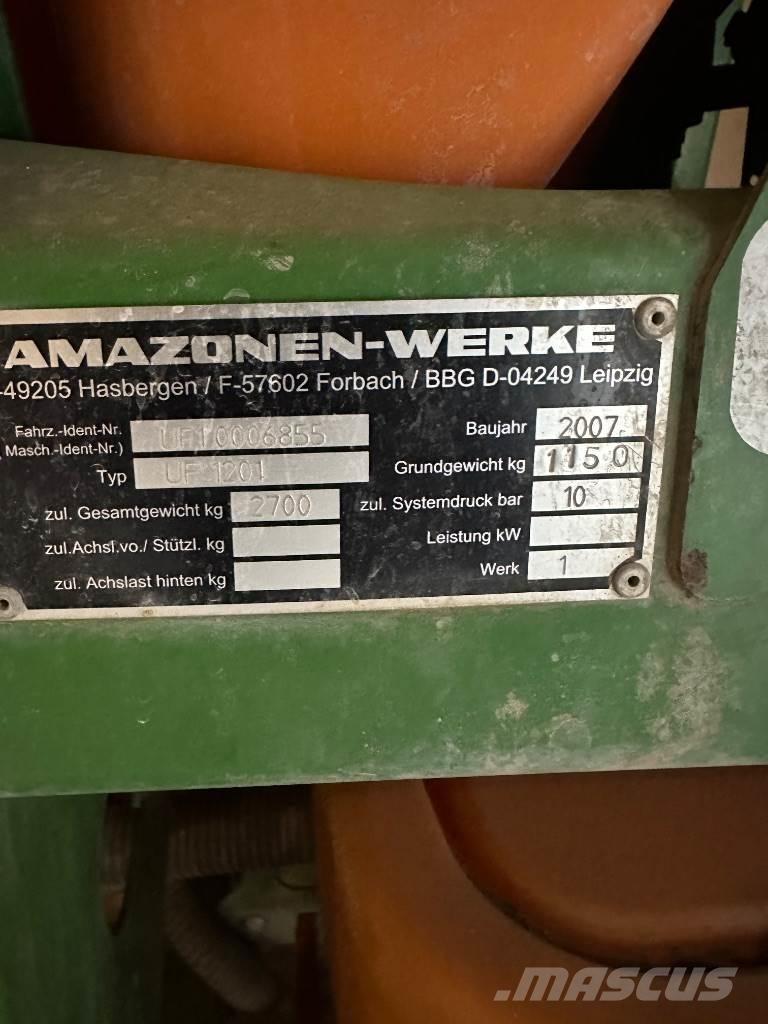 Amazone UF1201 Zamontowane opryskiwacze