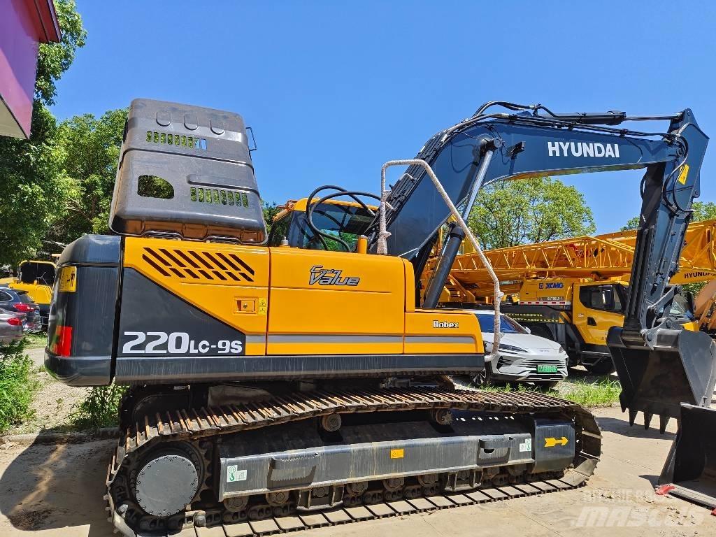 Hyundai Robex 220 LC Koparki gąsienicowe