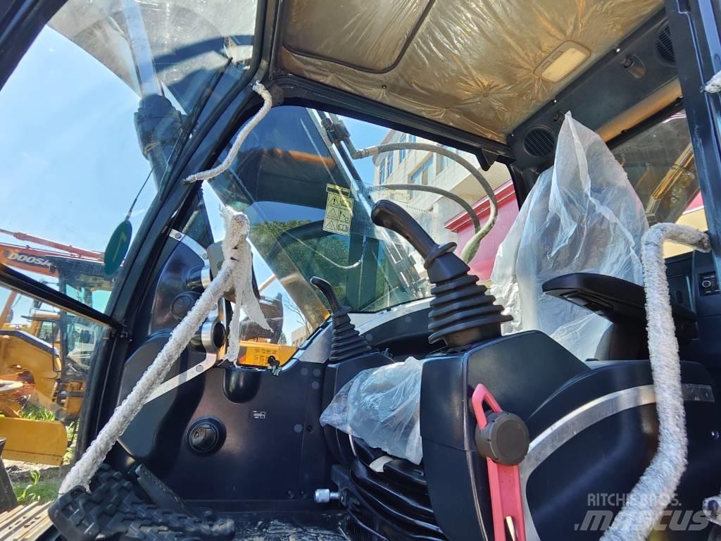 Hyundai Robex 220 LC Koparki gąsienicowe