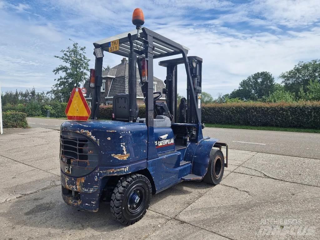 CAT DP25K Wózki Diesla