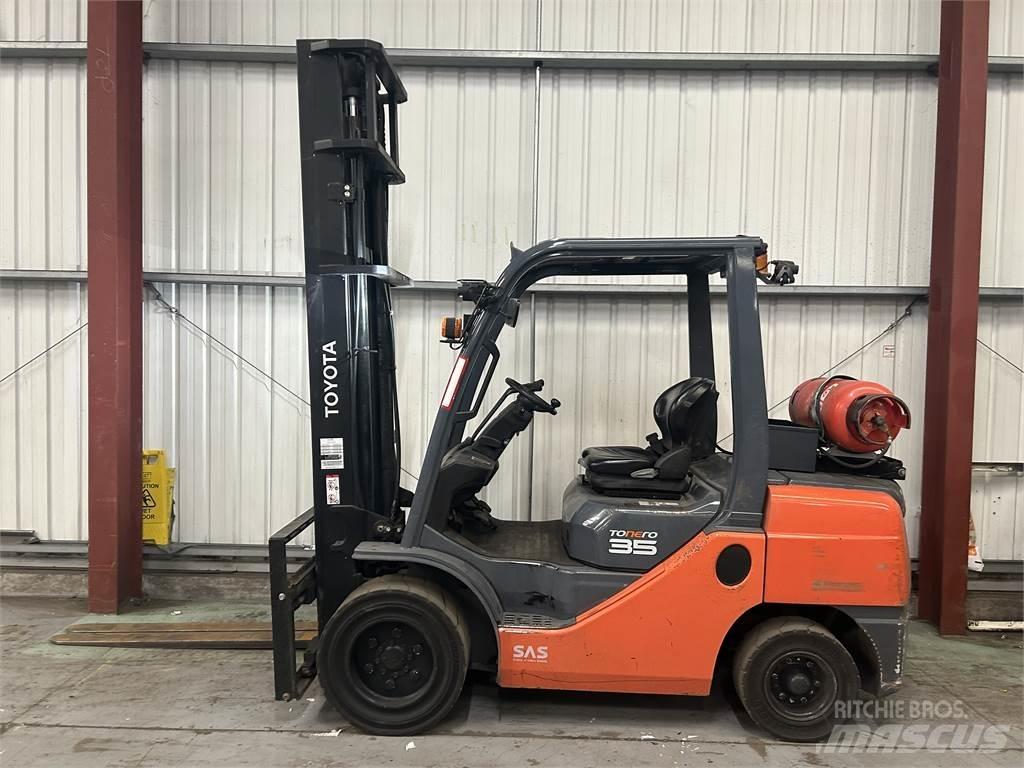 Toyota 02-8FGJF35 Wózki LPG