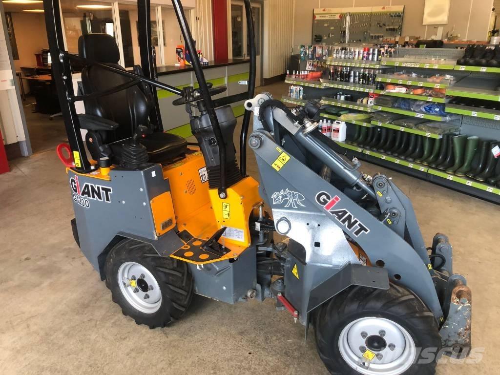 GiANT G 1200 Ładowarki wielofunkcyjne