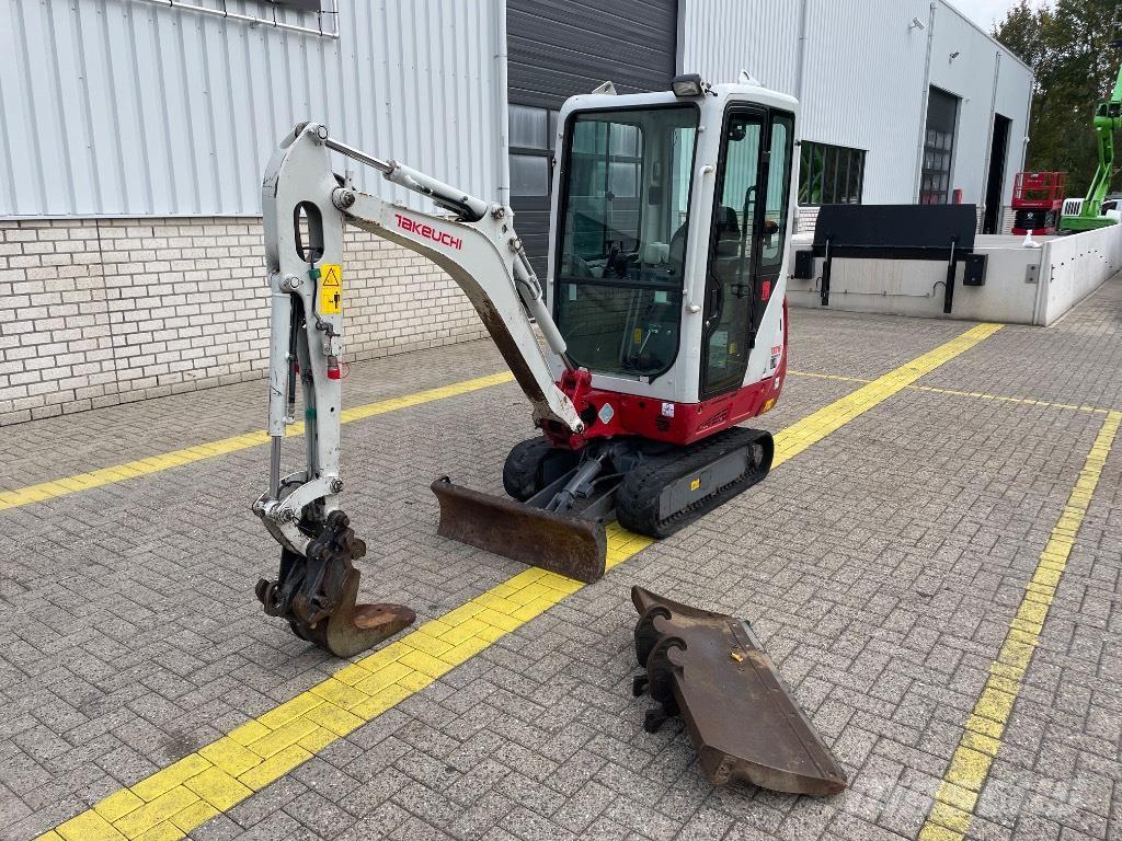 Takeuchi TB 216 Minikoparki