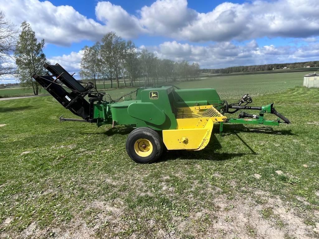 John Deere 359 Prasy kostkujące