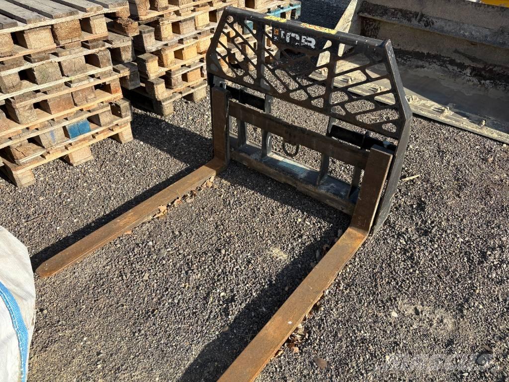 JCB 250 T4 Miniładowarki