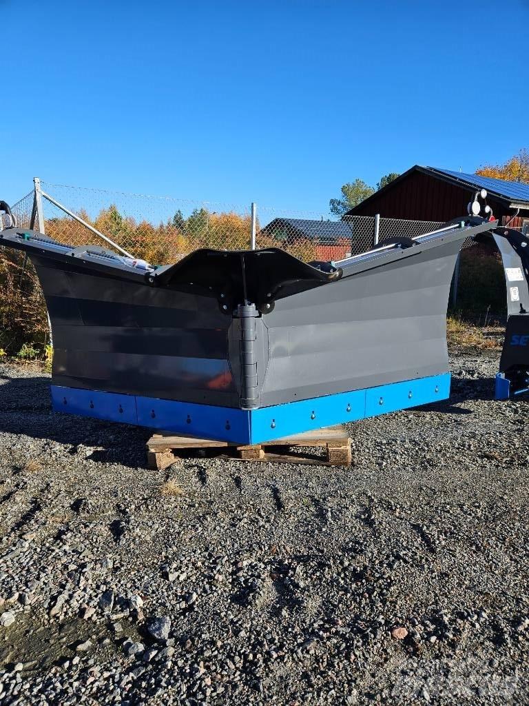 SE Equipment  3700 Pługi