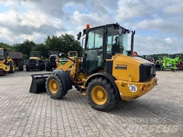 CAT 908 Ładowarki kołowe