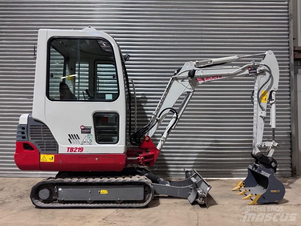 Takeuchi TB 219 Minikoparki