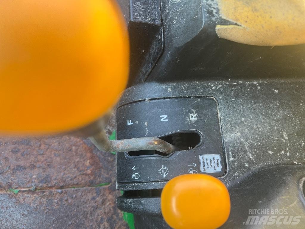 John Deere Gator TS Maszyny komunalne