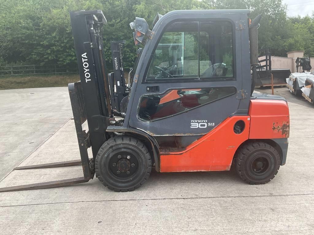 Toyota 02-8 FDF 30 Wózki Diesla